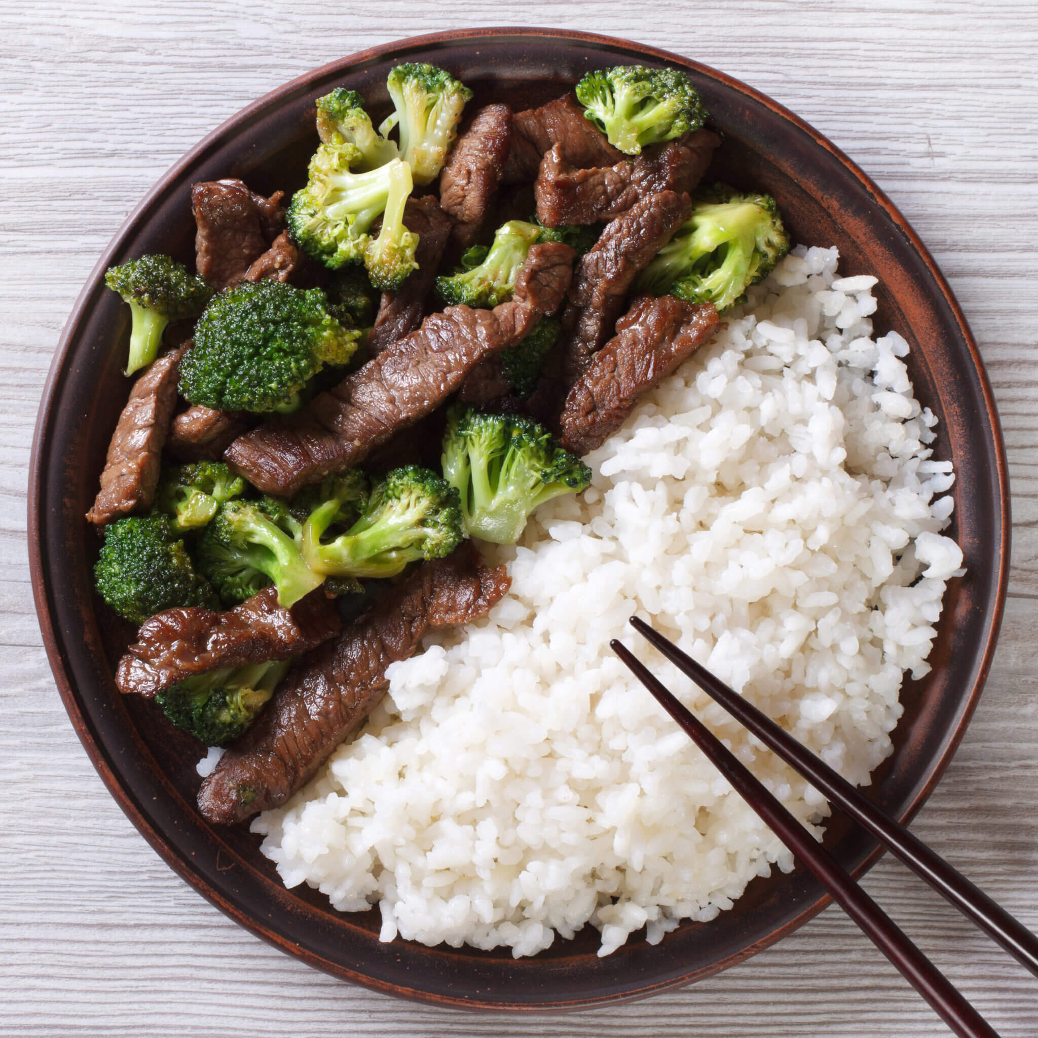 beef-and-broccoli-stir-fry-with-noodles-a-complete-meal-that-can-be